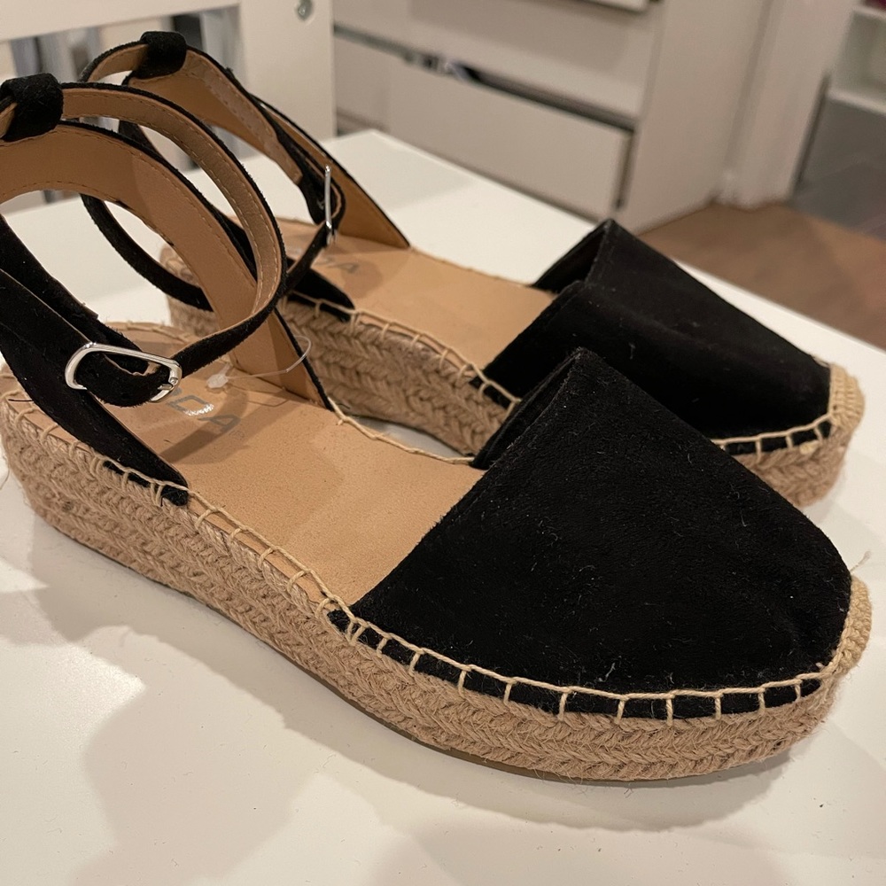 Espadrille platforms, size 5.5